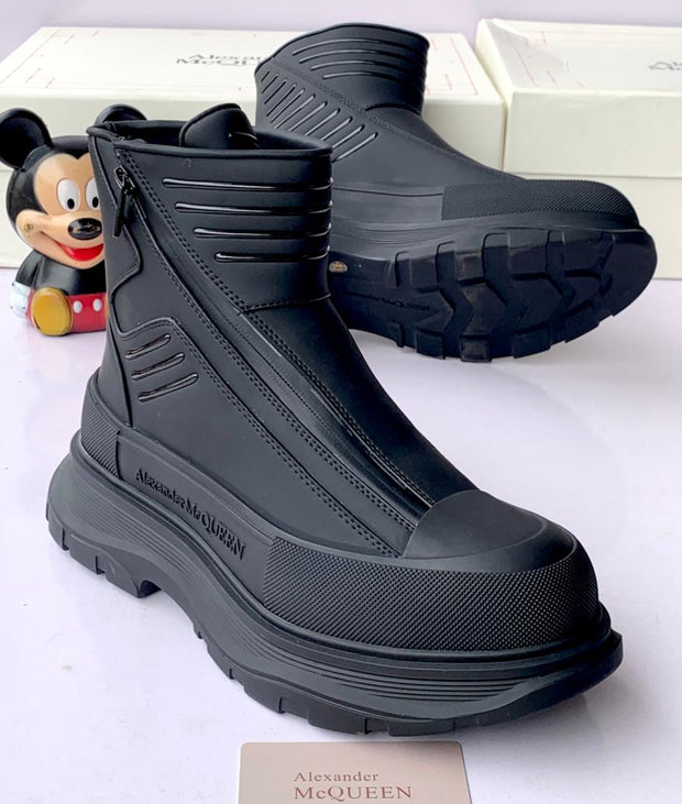 Alexander McQueen zip up black