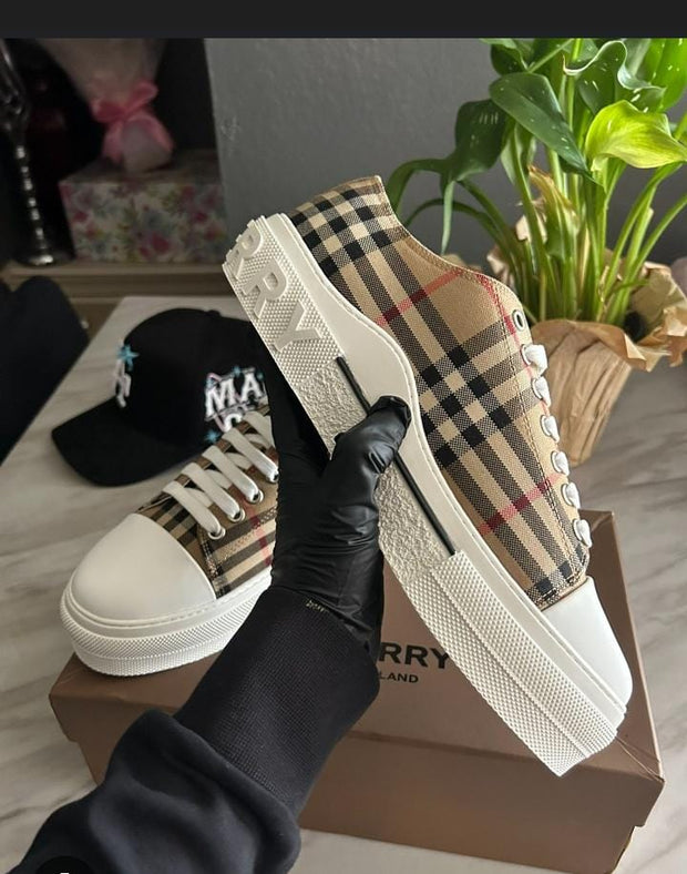 Burberry sneakers