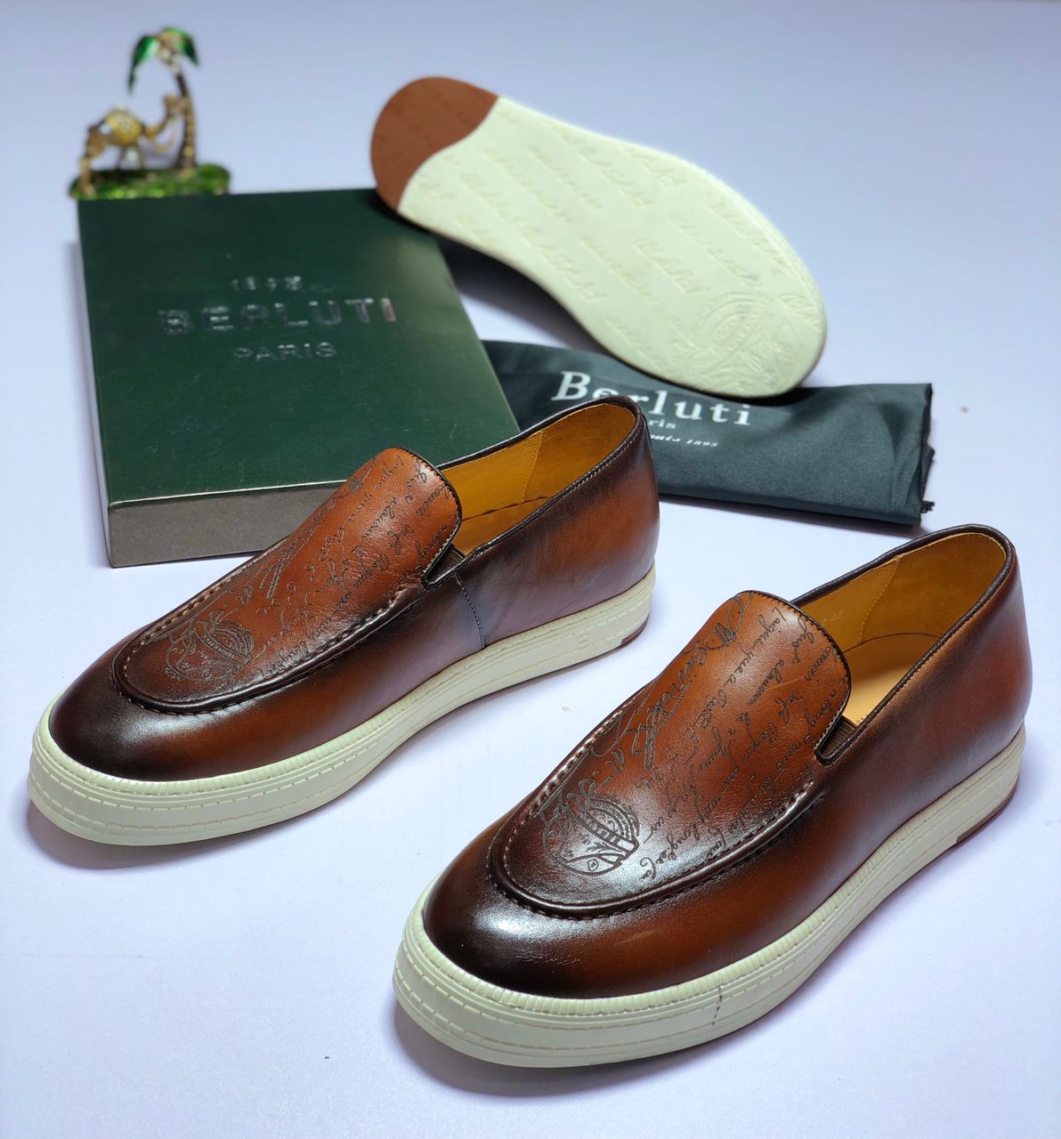 BERLUTI SHINING BROWN